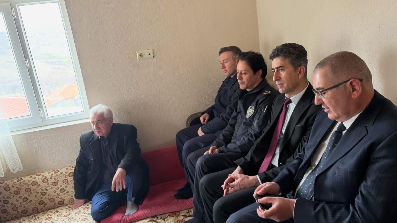 Çay’da Şehit Ailesi İle Buluştular