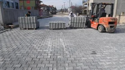Emirdağ Çilli Mahallesi’nde Kilit Parke Çalışmaları Başladı