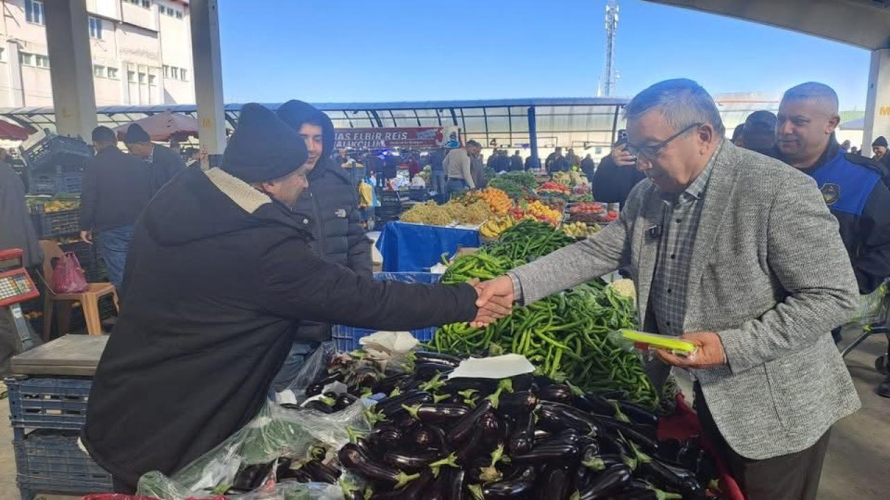 Şuhut Kapalı Pazarında Zam Şampiyonu Patlıcan Oldu