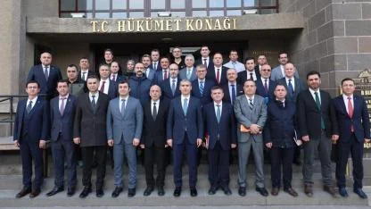 Vali Aktaş’tan Yoğun Mesai: Kurumları İnceledi, Gençlerle İftarda Buluştu