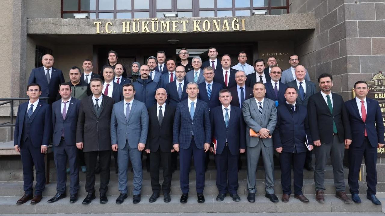 Vali Aktaş’tan Yoğun Mesai: Kurumları İnceledi, Gençlerle İftarda Buluştu