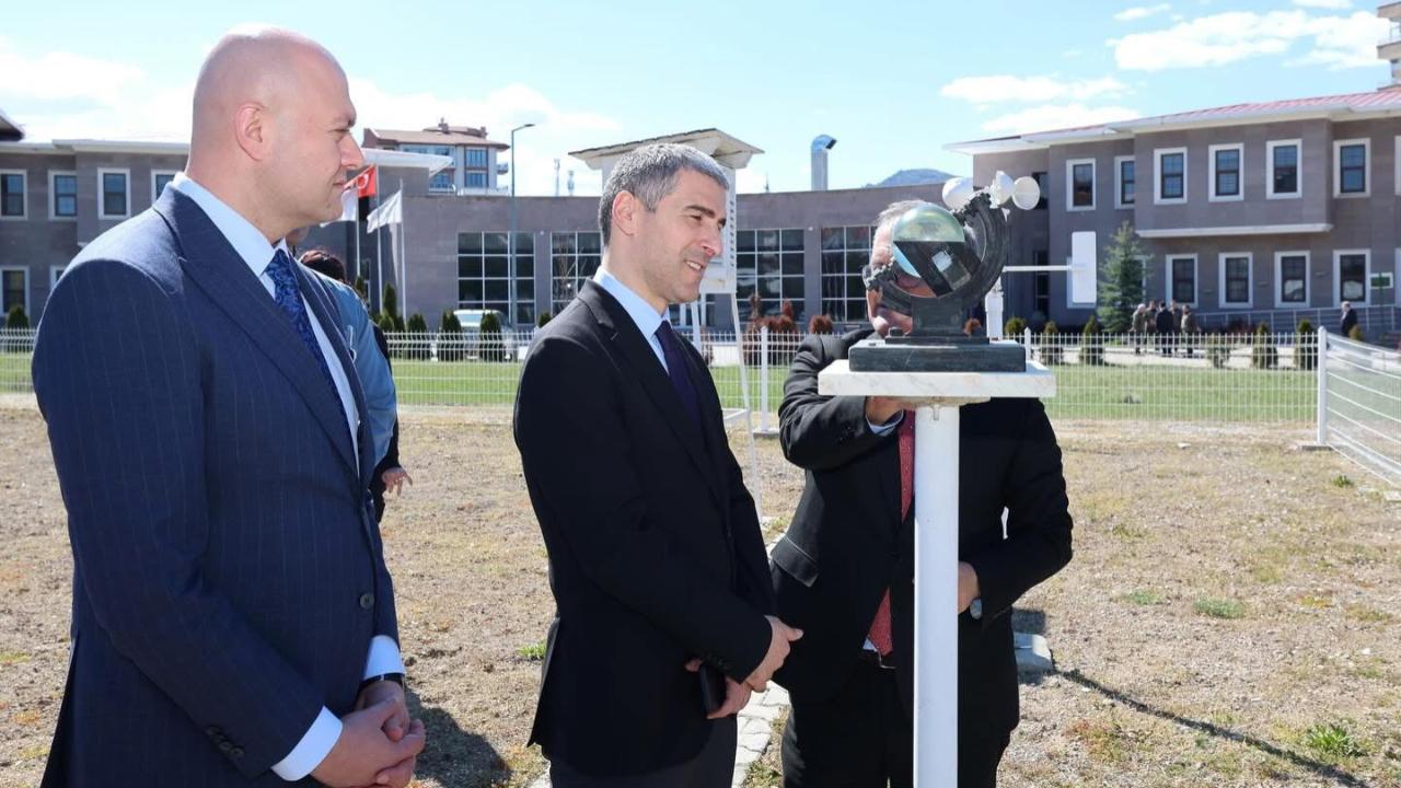 Afyon’da Vali Aktaş’tan Meteoroloji 5. Bölge Müdürlüğü’ne Çıkarma