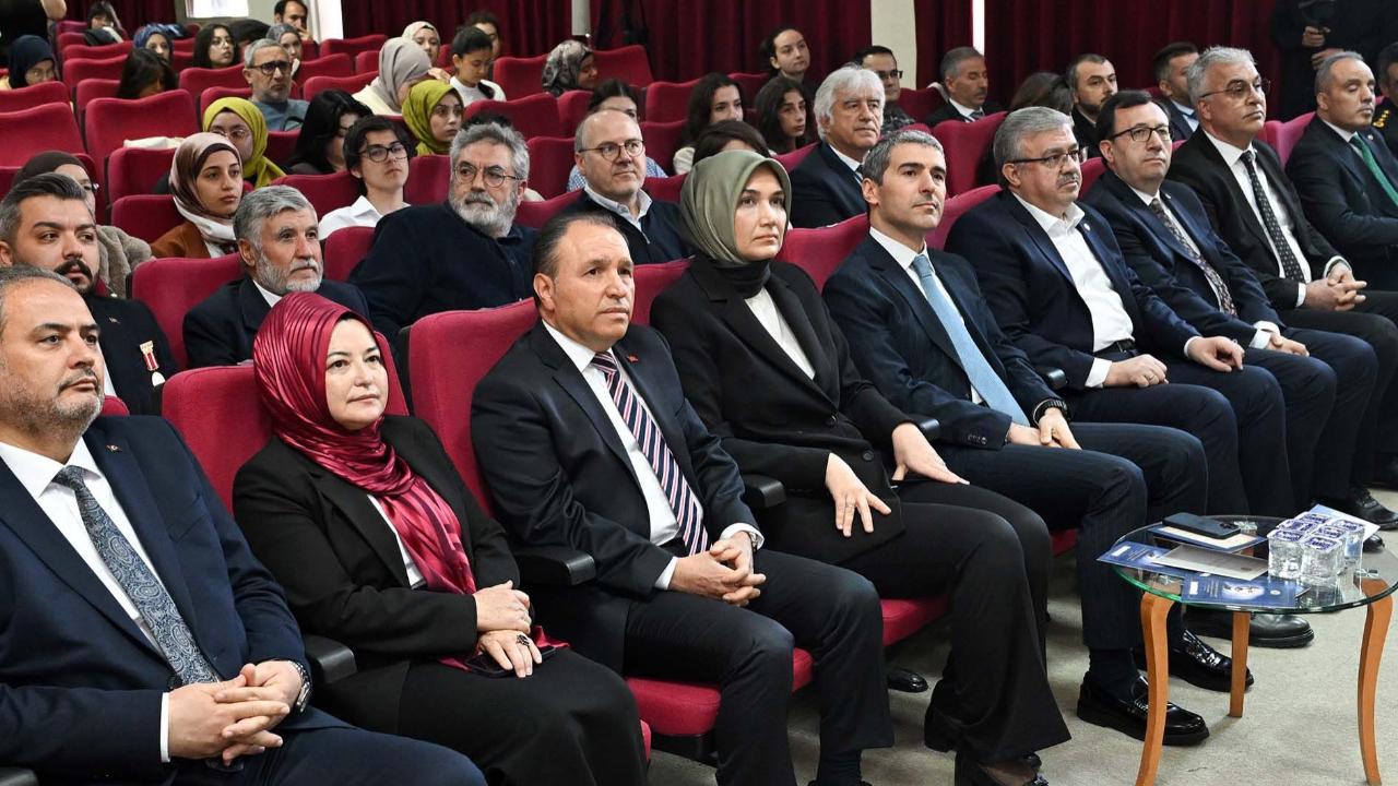 AKÜ, “4 Şehir 4 Mekân 4 Akif” Sempozyumunun Üçüncü Oturumuna Ev Sahipliği Yaptı