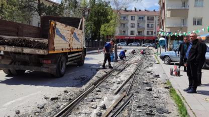 Ankara’da Tamamlandı Çay’a Sevkedildi Raylar Geliyor