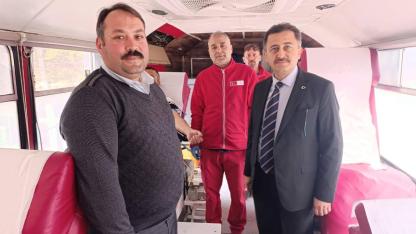 Bolvadin’de Okul Bahçesinde Kan Bağışı Seferberliği