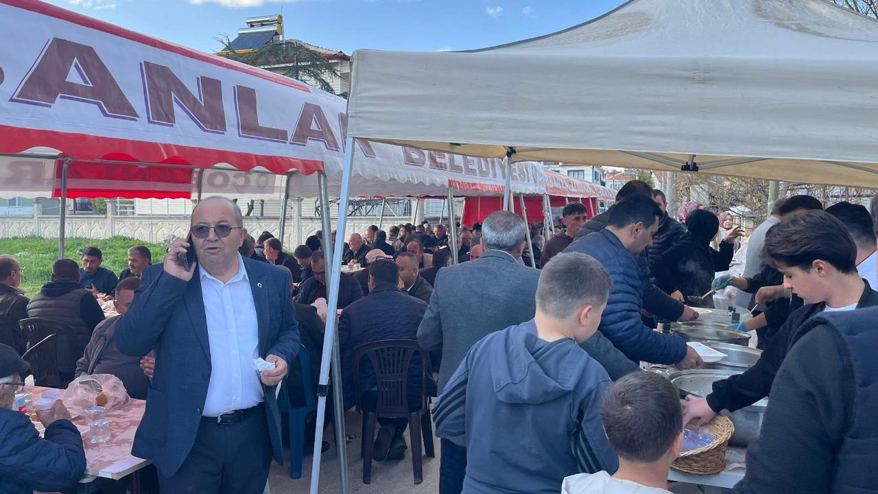 Bolvadin’de Umreden Döndüm Diye Şükür Yemeği Verildi