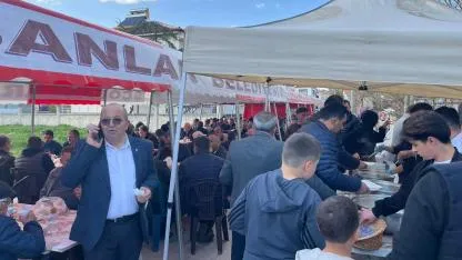 Bolvadin’de Umreden Döndüm Diye Şükür Yemeği Verildi