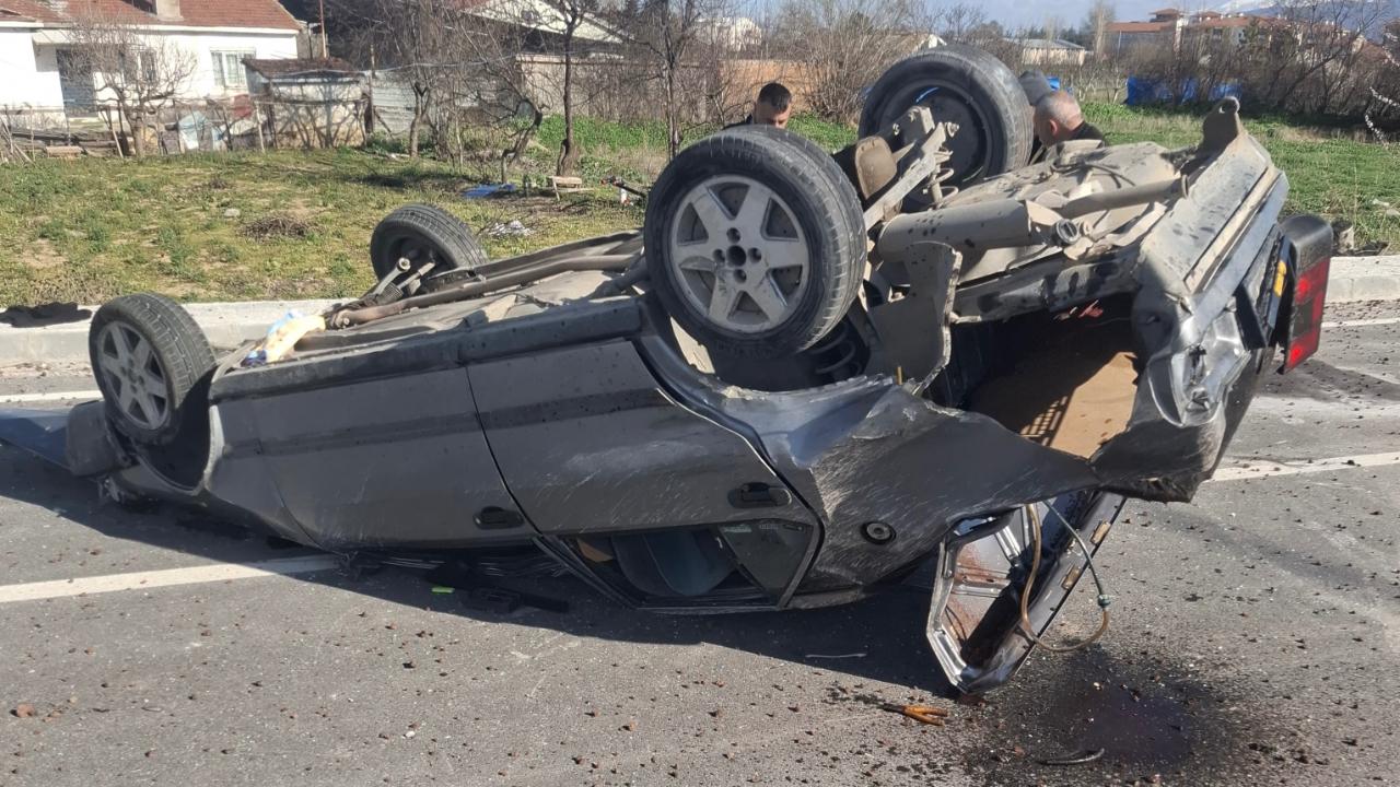 Bolvadin’de Yürekler Ağza Geldi Araç Takla Attı