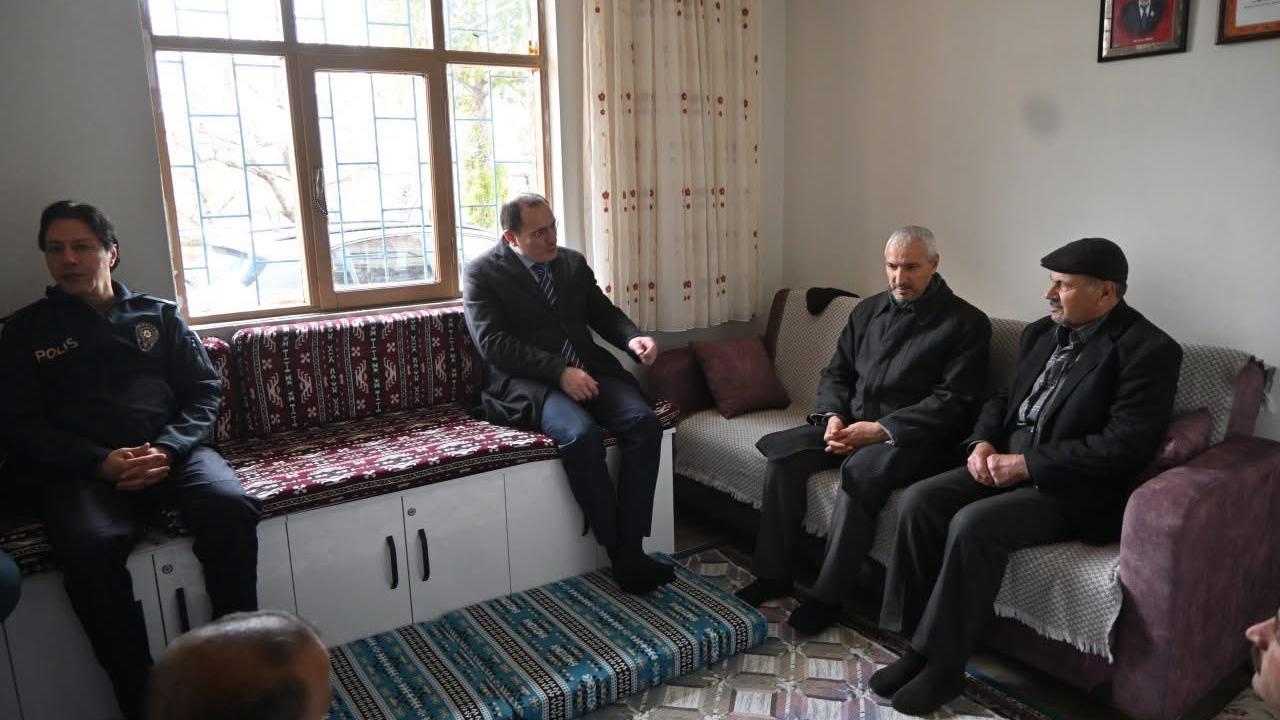 Çay Kaymakamı Türker Vatandaşı Taziye Evinde Yalnız Bırakmadı