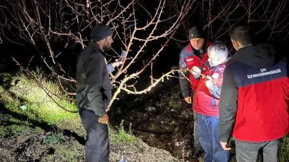 Çay ve Sultandağı’nda Kiraza Zirai Don Vurmasın Diye Nöbet Tuttular