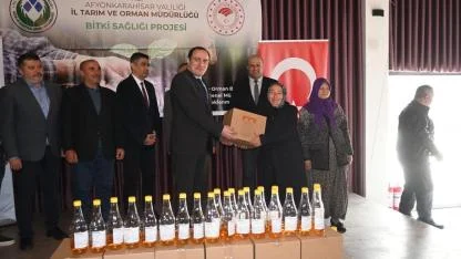 Çay’da Çiftçilere 5 Bin 400 Sirke Sineği Tuzağı Dağıtıldı