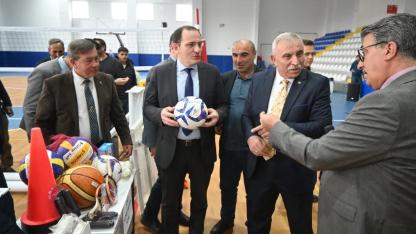 Çay’da Okullara Spor Malzemesi Desteği: 5 Okula İlk Etapta Teslim Yapıldı