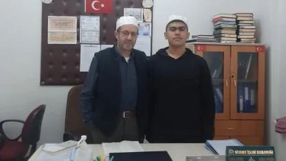 Hafızlık Sevinci Çay’da Bir Öğrenci Daha Kuran-ı Kerim’i Ezberledi