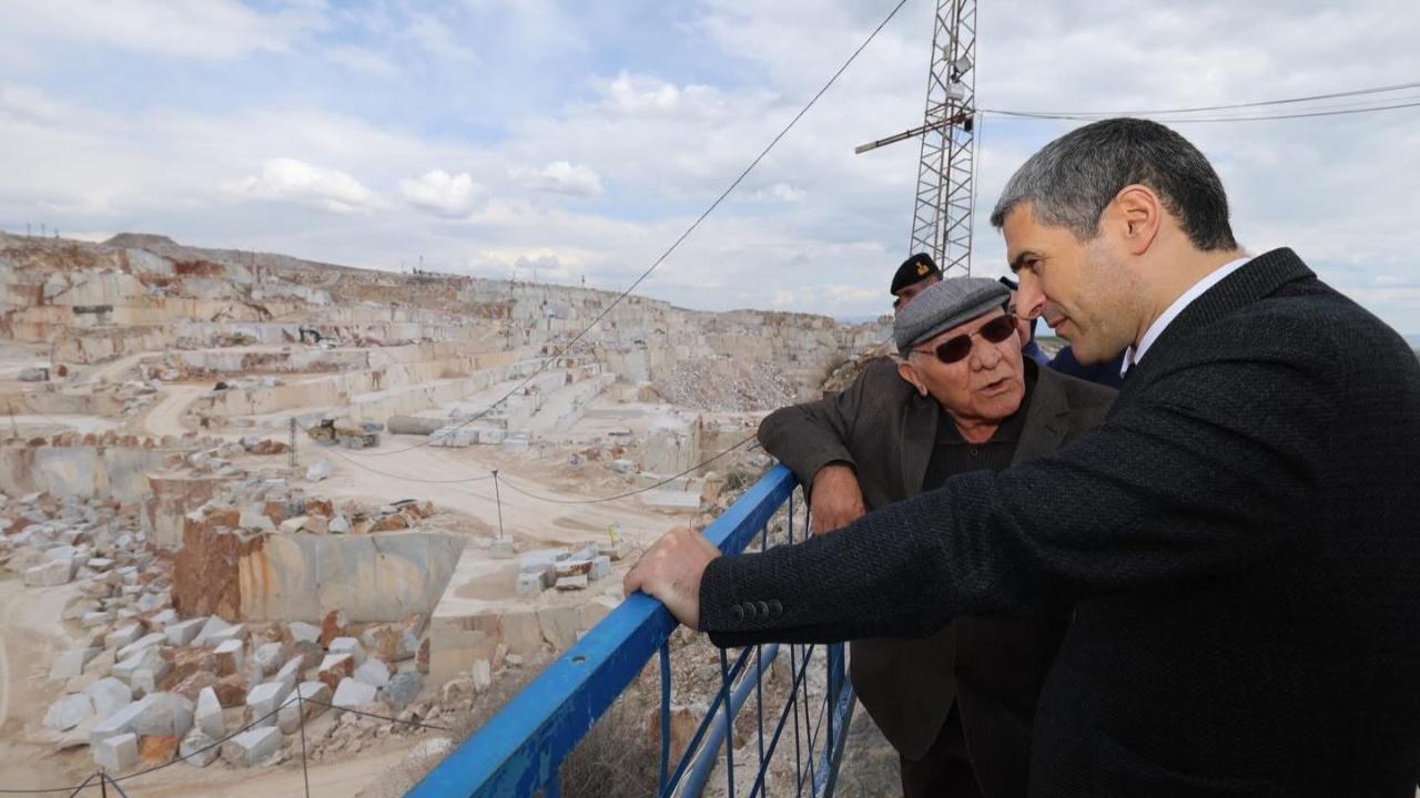 Vali Aktaş İscehisar Mermer Ocağında İncelemelerde Bulundu