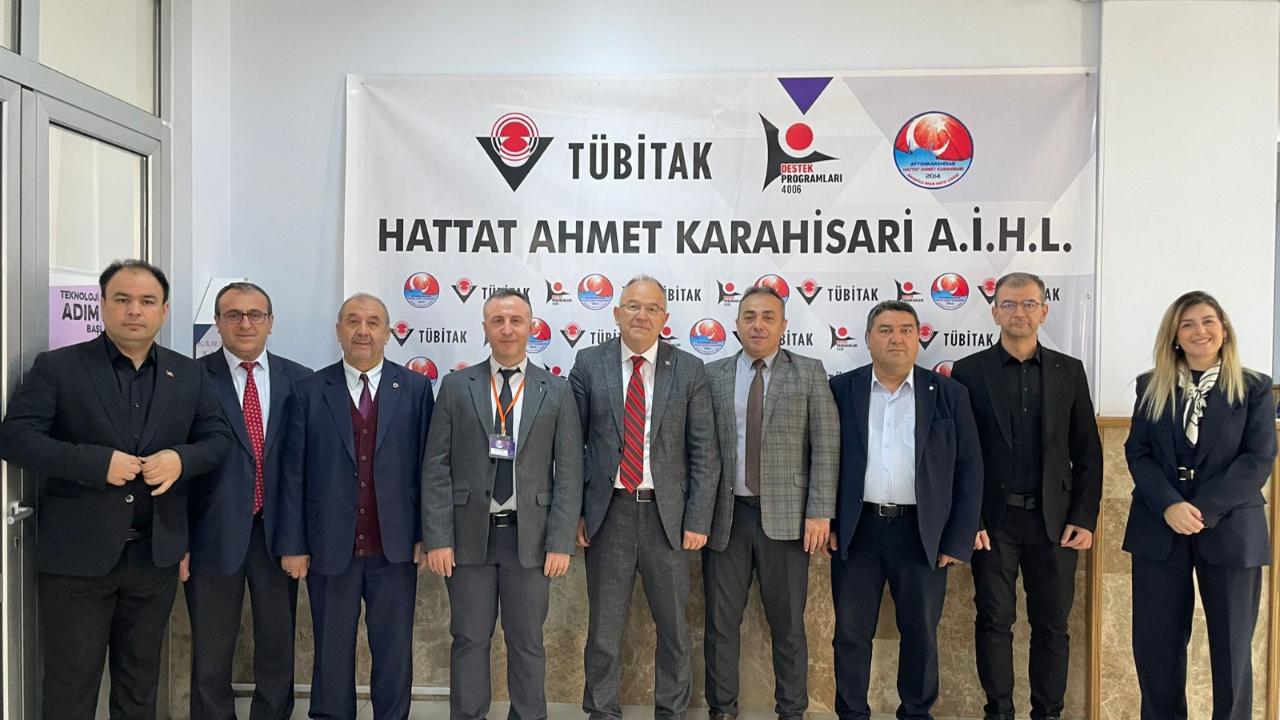 Afyon’da Hattat Ahmet Karahisari AİHL’de TÜBİTAK 4006 Bilim Fuarı Düzenlendi