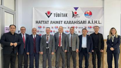 Afyon’da Hattat Ahmet Karahisari AİHL’de TÜBİTAK 4006 Bilim Fuarı Düzenlendi