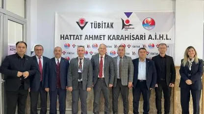 Afyon’da Hattat Ahmet Karahisari AİHL’de TÜBİTAK 4006 Bilim Fuarı Düzenlendi