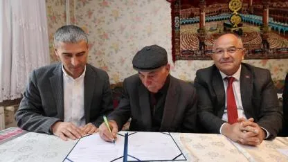 Afyonkarahisar’da Eğitime Hayırsever Desteği: Spor Salonu Onarımı İçin Protokol İmzalandı