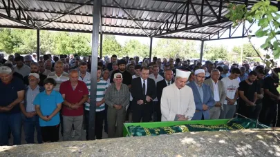 Çay'da Trafik Kazasında Hayatını Kaybedenler Defnedildi